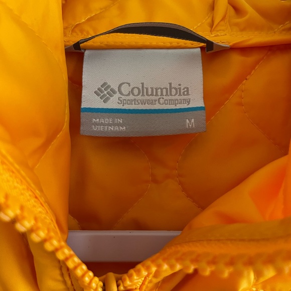 Columbia Sweet View Insulated Bomber size Medium NWT - Picture 2 of 6